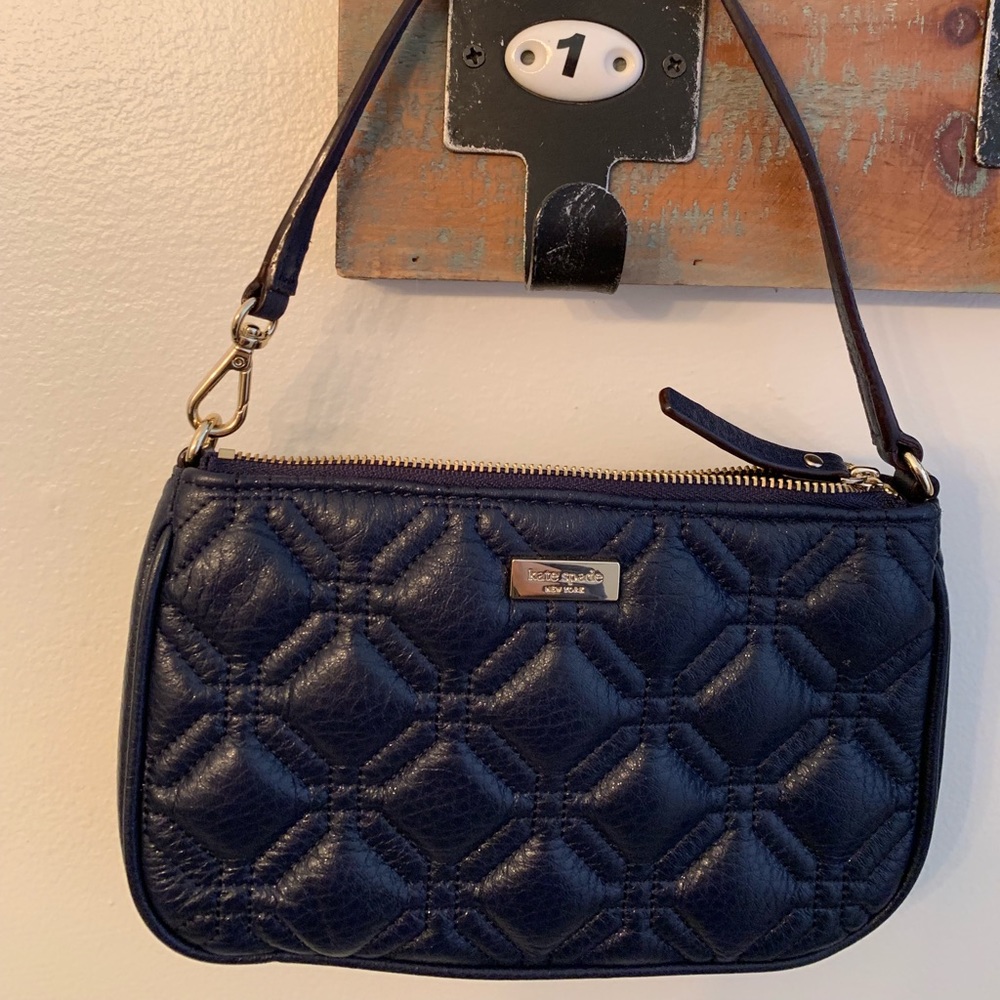 Small navy handbag- perfect for night out!